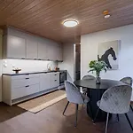 Bright Nordic Apartment - Free Parking - 4 Guests - Close To City Center Appartement *